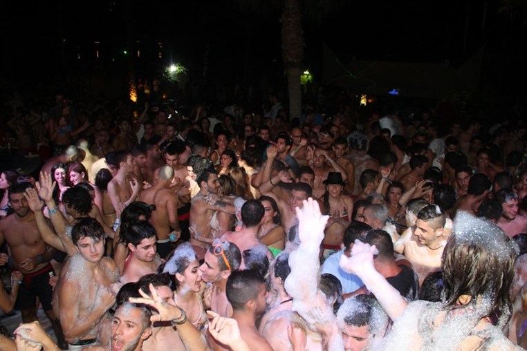 Lebanon Largest FOAM Party 3 (1)